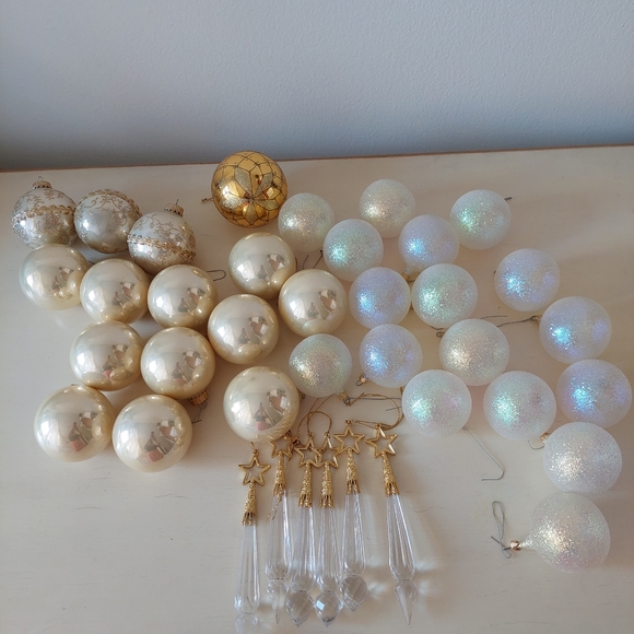 Vintage Christmas Ornaments - Picture 4 of 12